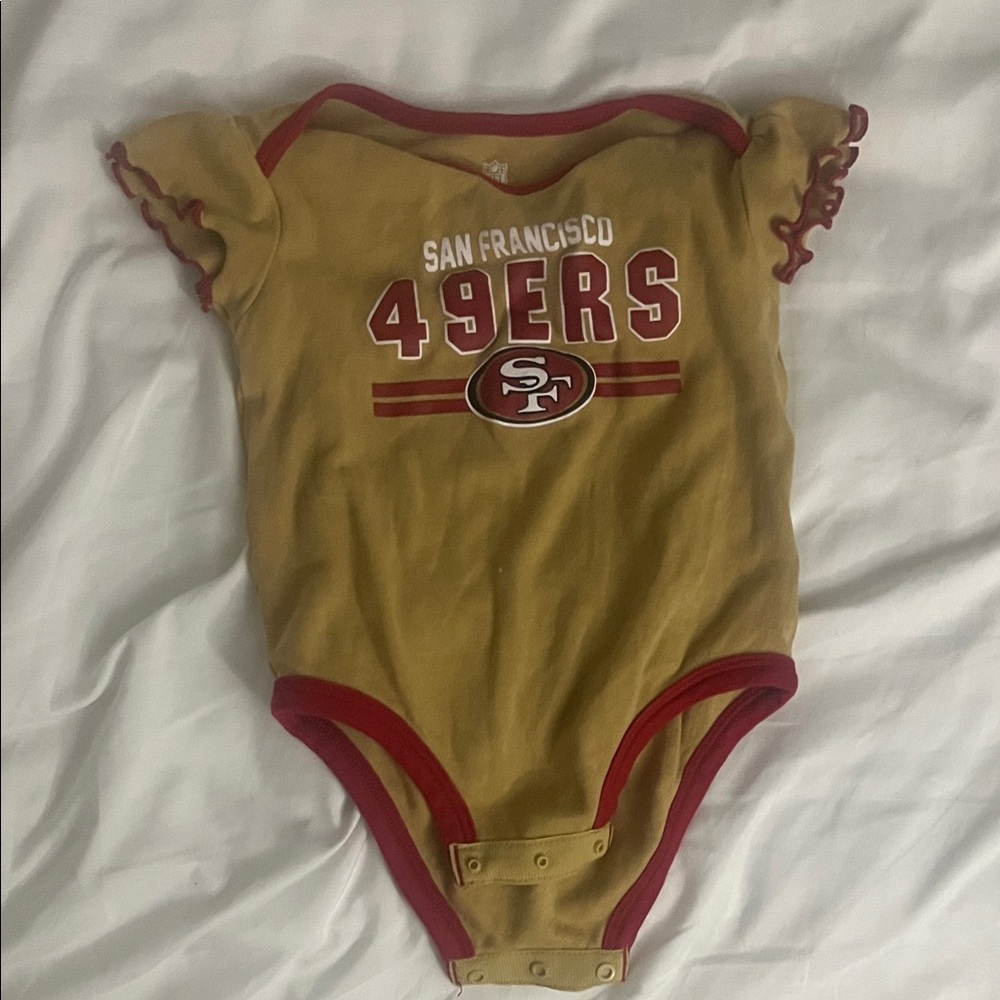 NFL San Francisco 49ers Infant Bodysuit onesie Gold and Red